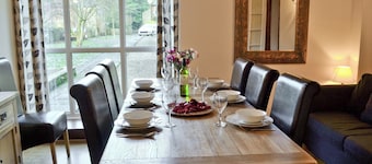 4 bedroom accommodation in Carperby, near Leyburn