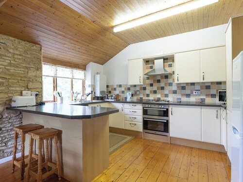 4 bedroom accommodation in Lea, near Ross-on-Wye