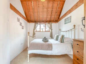 2 bedrooms, free WiFi, bed sheets - 2 bedroom accommodation in Arlingham, near Frampton-on-Severn (Arlingham, near Frampton-on-Severn)