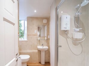 Bathroom - The Coaches - 26968 (St. Mary&rsquo;s Park, Windermere)
