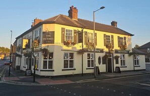 Exterior - The Victoria (York)