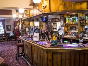 Bar (on property) - The Victoria (York)