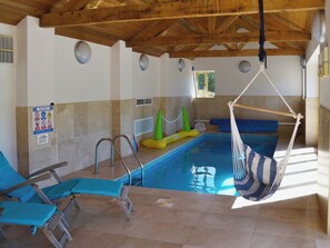 Indendørs pool