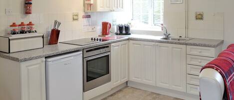 Køkkentøj/tallerkener/redskaber