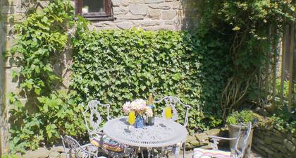 Gable Cottage - E3386