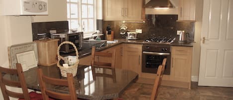 Cookware/dishes/utensils