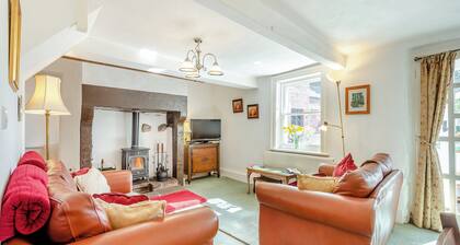 HOLLOW CREEK COTTAGE - 28012