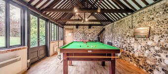 6 bedroom accommodation in Fring, near Kings Lynn