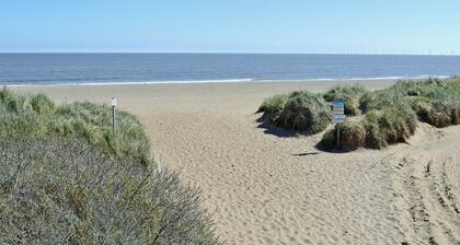 George's Gaff - E4432