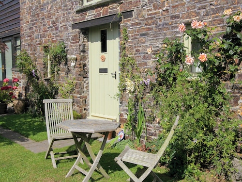 Passion Flower Cottage - E1468