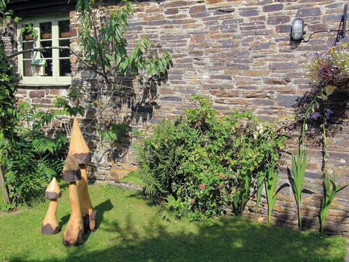 Passion Flower Cottage - E1468