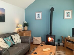 Fireplace - 1 bedroom accommodation in Buttercrambe, near York (Buttercrambe, near York)