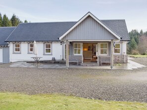 Exterior - 3 bedroom accommodation in Dunkeld, near Pitlochry (Dunkeld, near Pitlochry)