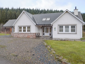 Exterior - 3 bedroom accommodation in Dunkeld, near Pitlochry (Dunkeld, near Pitlochry)