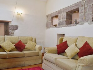 TV - 2 bedroom accommodation in Cromford, near Matlock (Cromford, near Matlock)