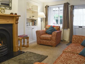 Living area - Charming character cottage within a 5-minute level stroll of the town centre. (Keswick)