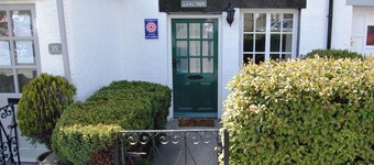 Charming character cottage within a 5-minute level stroll of the town centre.
