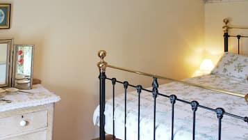 2 bedrooms, bed sheets