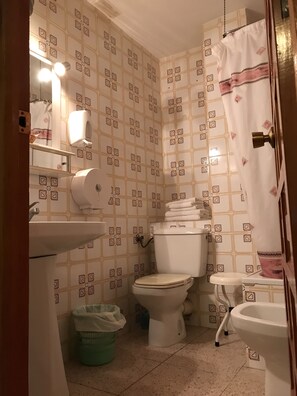 Double Room | Bathroom