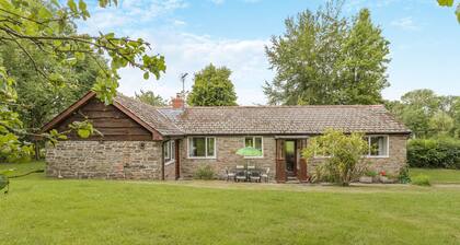 3 bedroom accommodation in Kingswood, near Kington