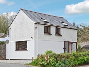 Exterior - 2 bedroom accommodation in Tregrehan, near St Austell (Tregrehan, near St Austell)