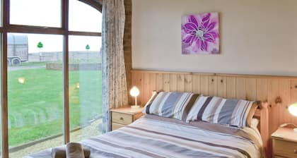 2 bedroom accommodation in Flamborough