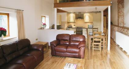 The Street Farm Barn