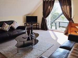 TV - Lake View Cottage - CV7103 (Liskeard)
