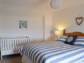 3 quartos, Wi-Fi de cortesia, roupa de cama