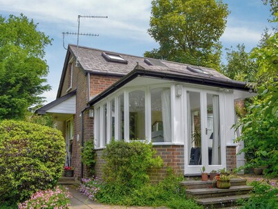2 bedroom accommodation in Chilworth, near Southampton