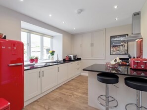 Dishwasher - The Barn at Grislow Field (Baslow near Bakewell)