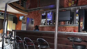 Bar (on property) - Hotel Pentagone (Douala)