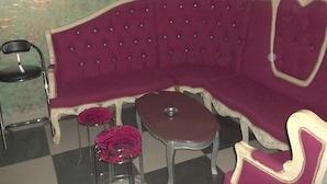 Lobby sitting area - Hotel Pentagone (Douala)