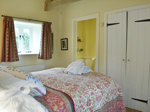 1 bedroom, free WiFi, bed sheets - 1 bedroom accommodation in Lower Wraxall, near Dorchester (Lower Wraxall, near Dorchester)