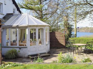 Outdoor dining - 1 bedroom accommodation in Dalton-in-Furness (Dalton-in-Furness)