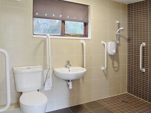 Bathroom - River View Villa - CV44 (Liskeard)