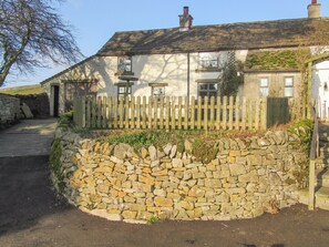 Exterior - 2 bedroom accommodation in Peak Forest, nr. Buxton (Peak Forest, nr. Buxton)