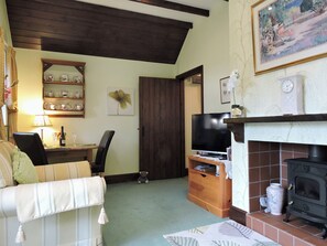 Fireplace - 1 bedroom accommodation in Levisham (Levisham)