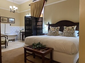 Executive Suite, 1 King Bed, Courtyard Area - The Kimberley Club Guesthouse (Kimberley)