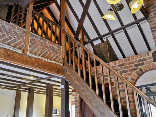 Apple Cottage - 27442