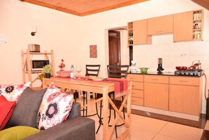 Apartment, 1 Double Bed, Non Smoking | Private kitchen