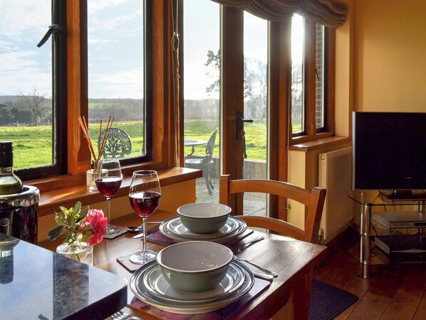 Dining - 1 bedroom accommodation in Blackboys, near Uckfield (Blackboys, near Uckfield)