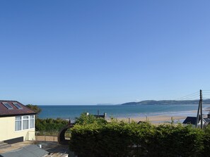 Beach - Stunning, far reaching, panoramic sea views to Puffin Island and Great Orme. (Benllech)