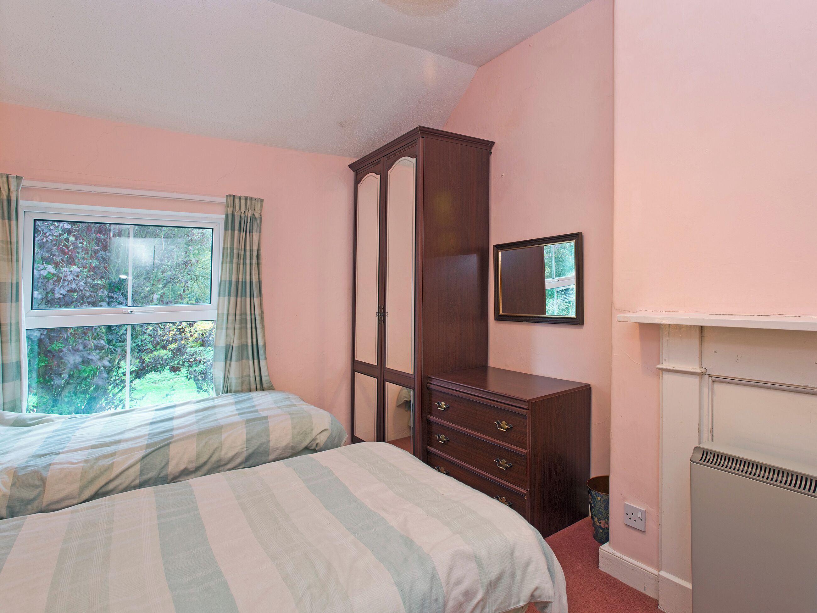 3 bedrooms, bed sheets