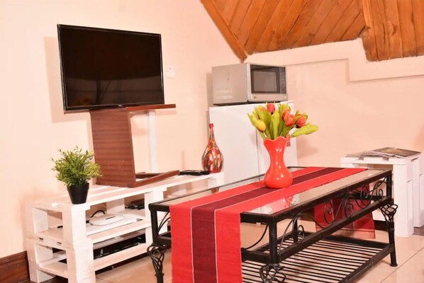 Apartment, 1 Double Bed, Non Smoking | Living room | Flat-screen TV - Sherry Homes Zuri Studio (Nairobi)