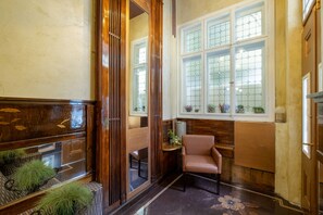 Interior - Temptation in Sofia (Sofia)