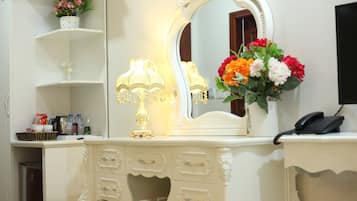 Minibar, desk, soundproofing, free WiFi