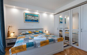 1 bedroom, travel crib, free WiFi, bed sheets