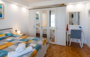 1 Schlafzimmer, Reisekinderbett, kostenloses WLAN, Bettwäsche