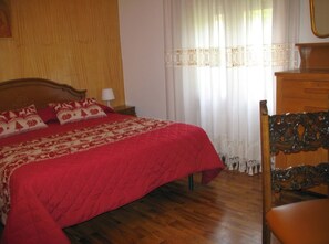 Suite (private external bathroom - 2) | Cortinas opacas, wifi gratis, ropa de cama
